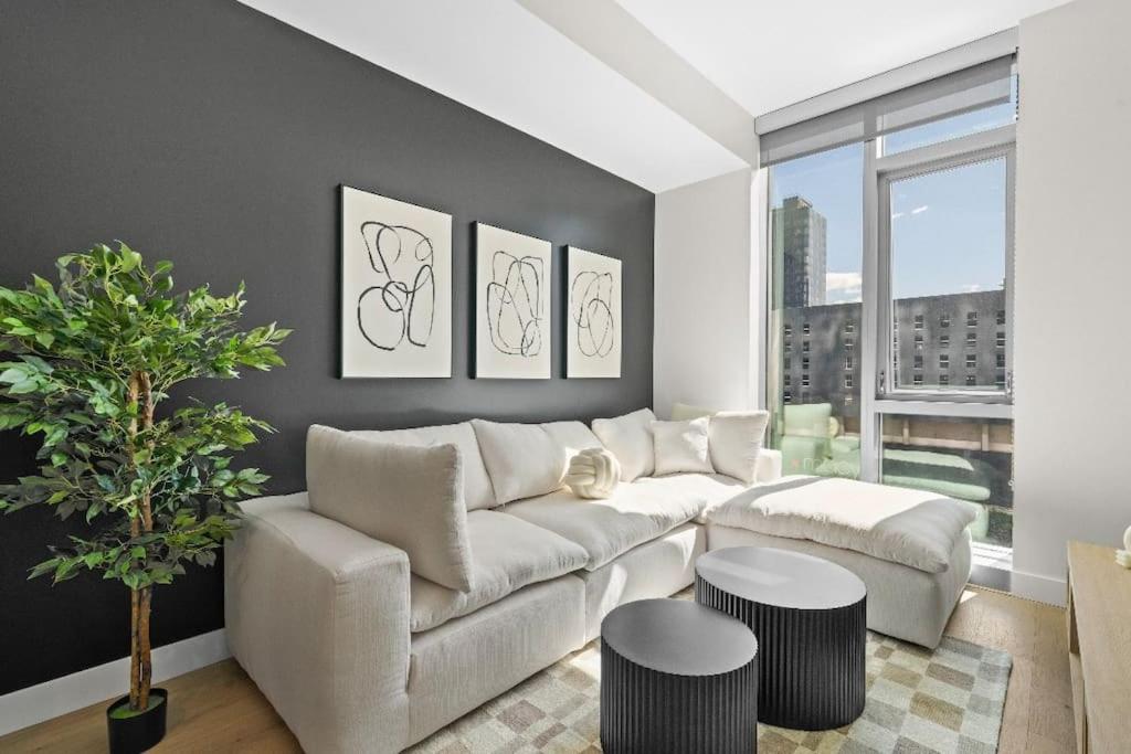 Epitome of Luxury Condo in DTLA image