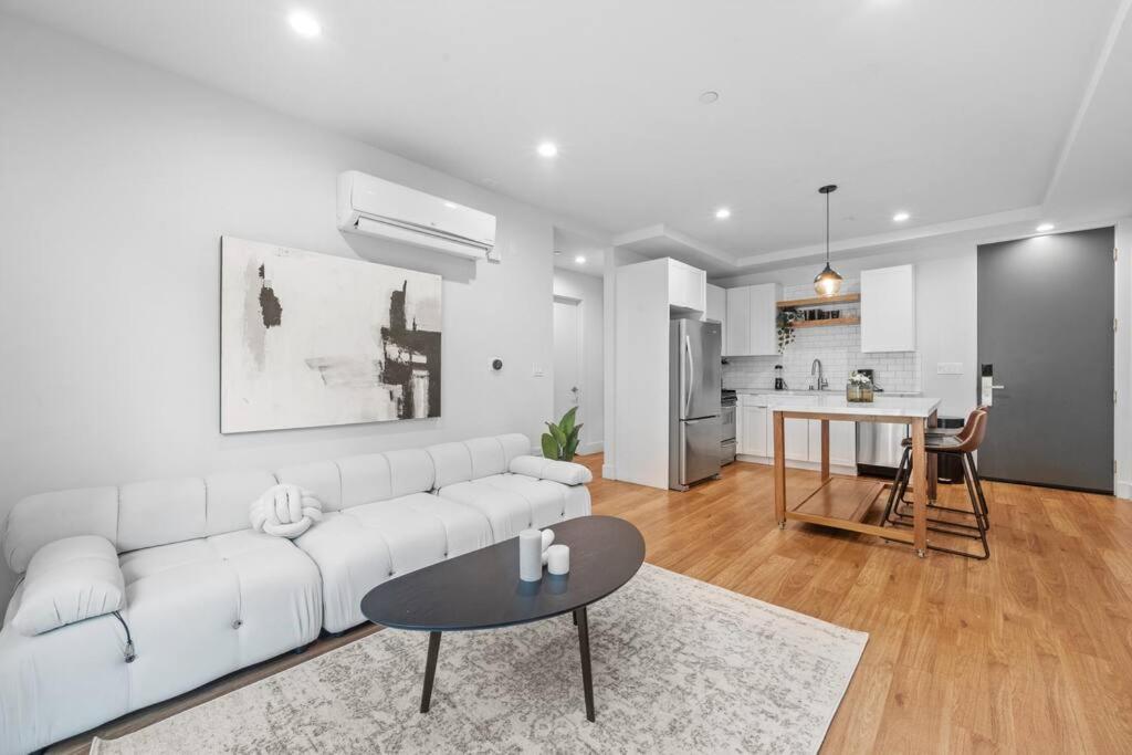 Versatile Luxury Oasis image