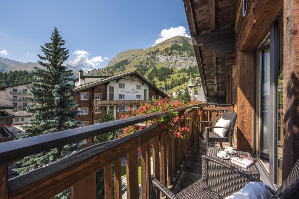 Hotel Chesa Valese - Tap to explore photos