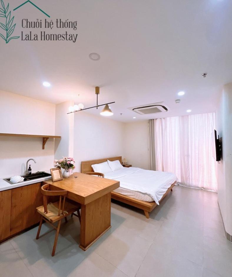 LaLa The Manor Apartment