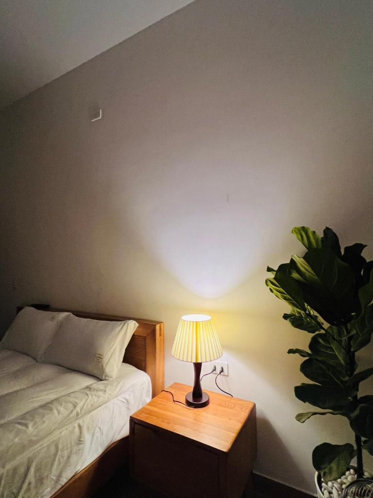 Vietnam Style & Quiet Room 3 near My Khe beach with large balcony