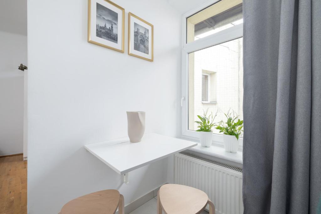 Studio apartment with AC - Długa 65 - Tap to explore photos