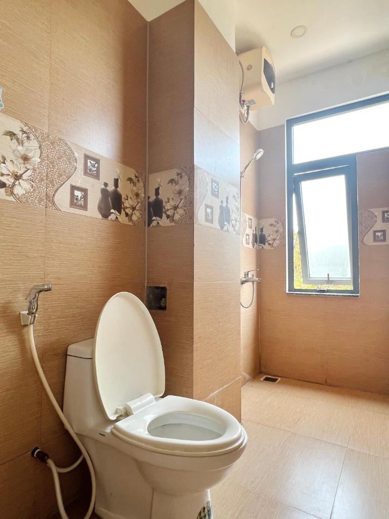 Vietnam Style & Quiet Room 3 near My Khe beach with large balcony