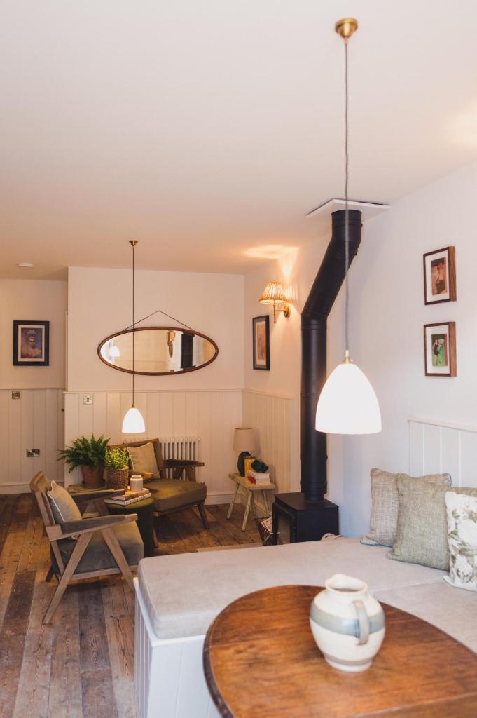 Buckingham Mews_Flint Cottage 2 Room Type - Cottage