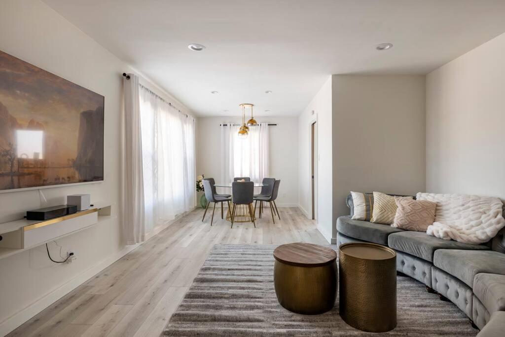 Newly Remodeled House in Cul-de-Sac image