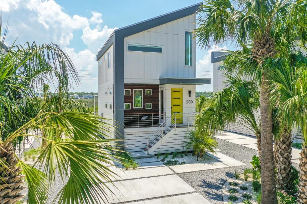 200 Riberia - Downtown Waterfront Luxury Home image