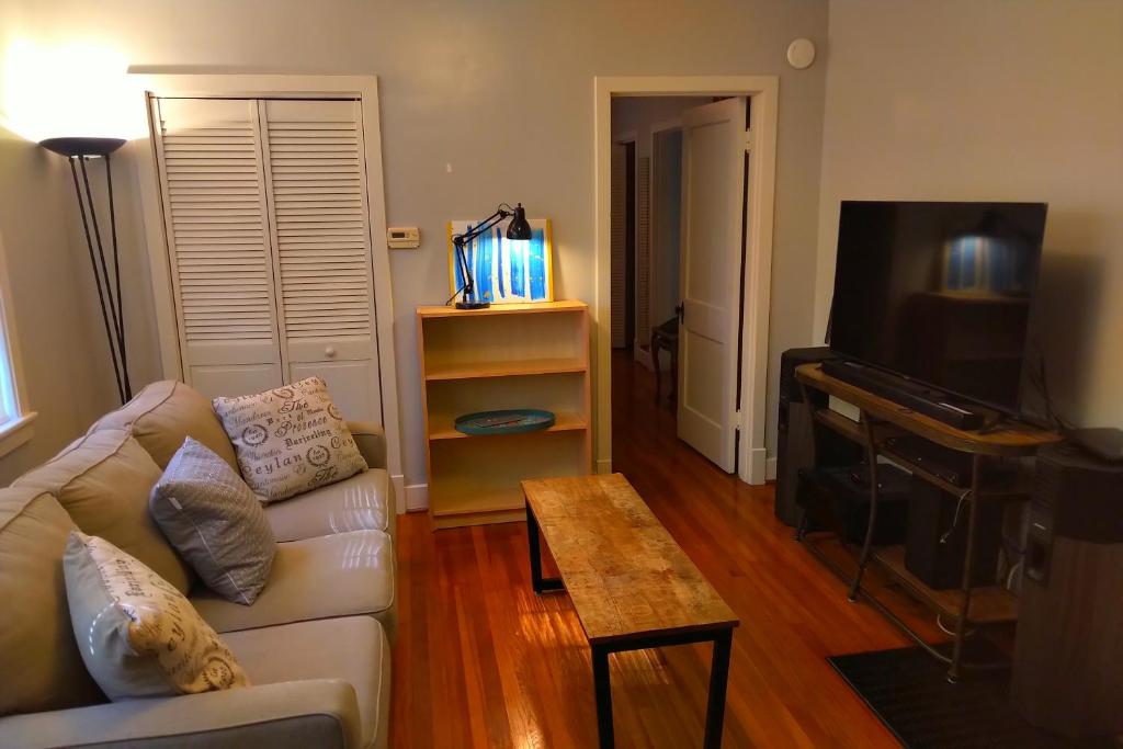 Urban Retreat on Flint image