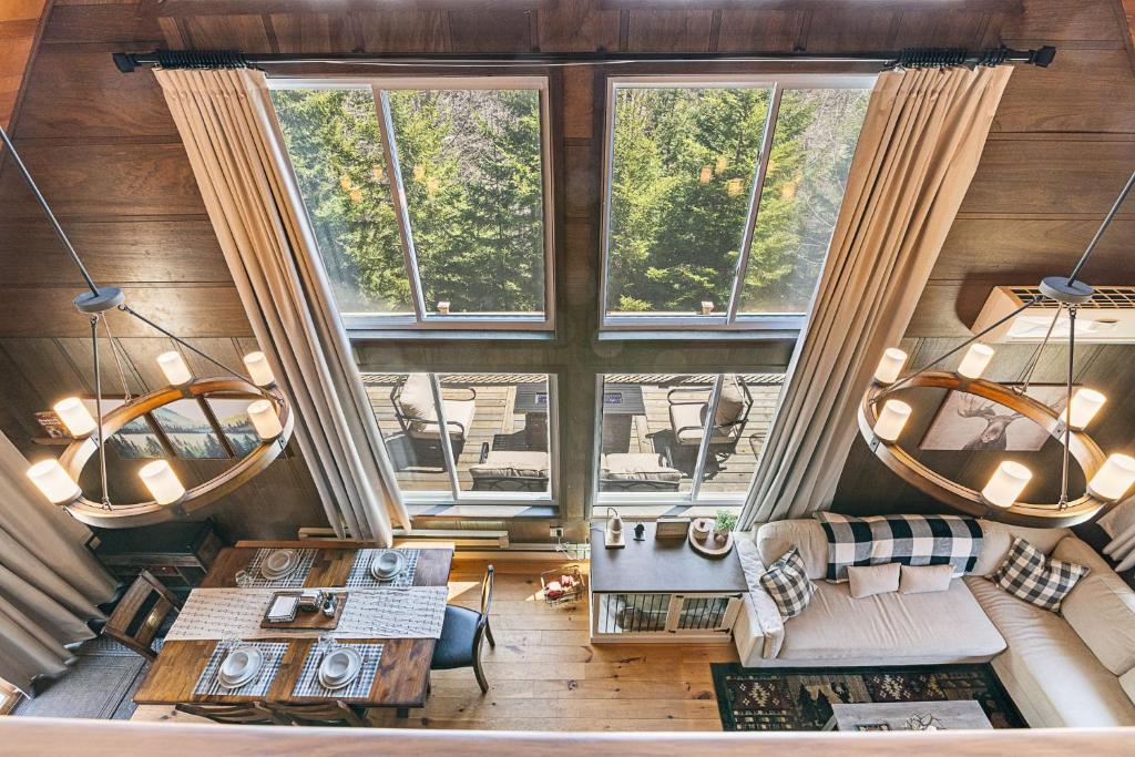 Crooked Ear Cabin image