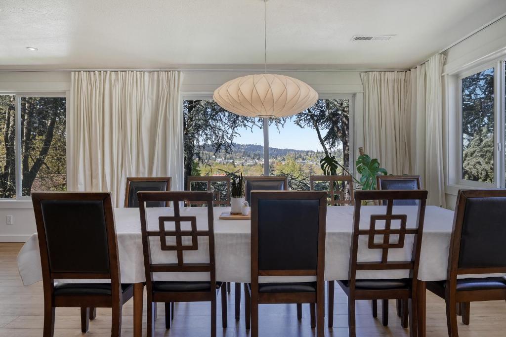 Zen Haus Serene Retreat, prime location with views image