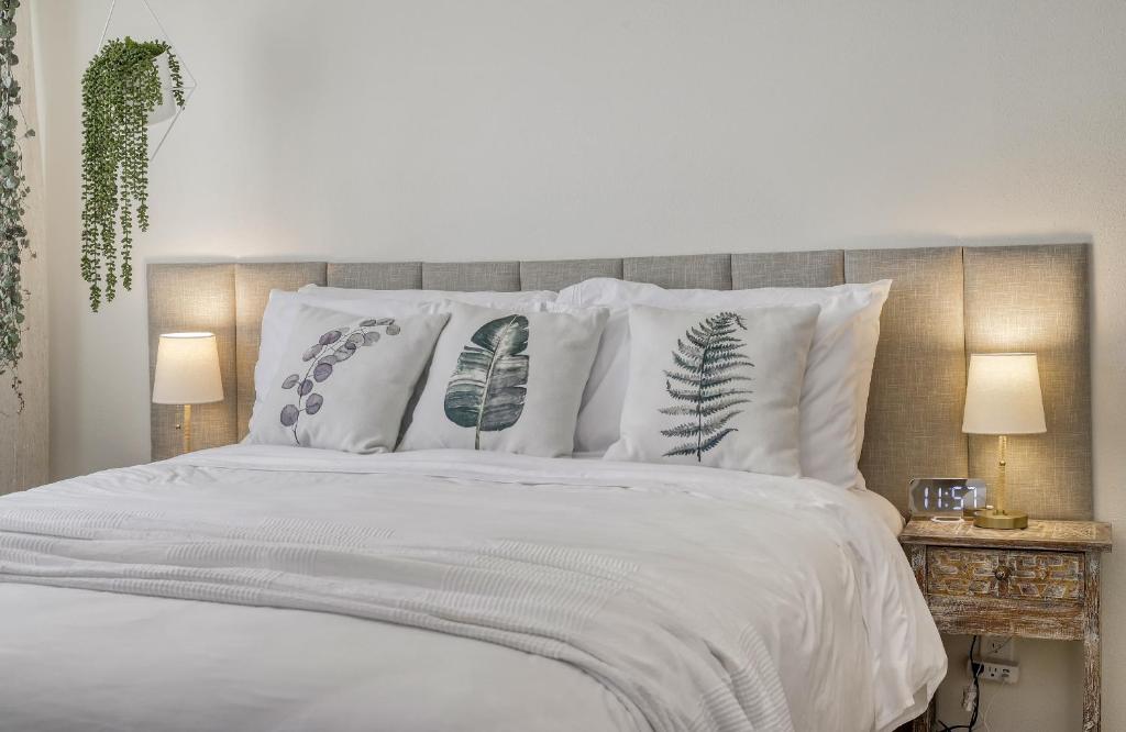 Zen Haus Garden Retreat, prime location, Luxe amenities image