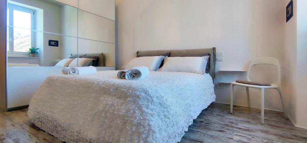 Behind Duomo - Design Apartment and Private Parking in the Center - Tap to explore photos