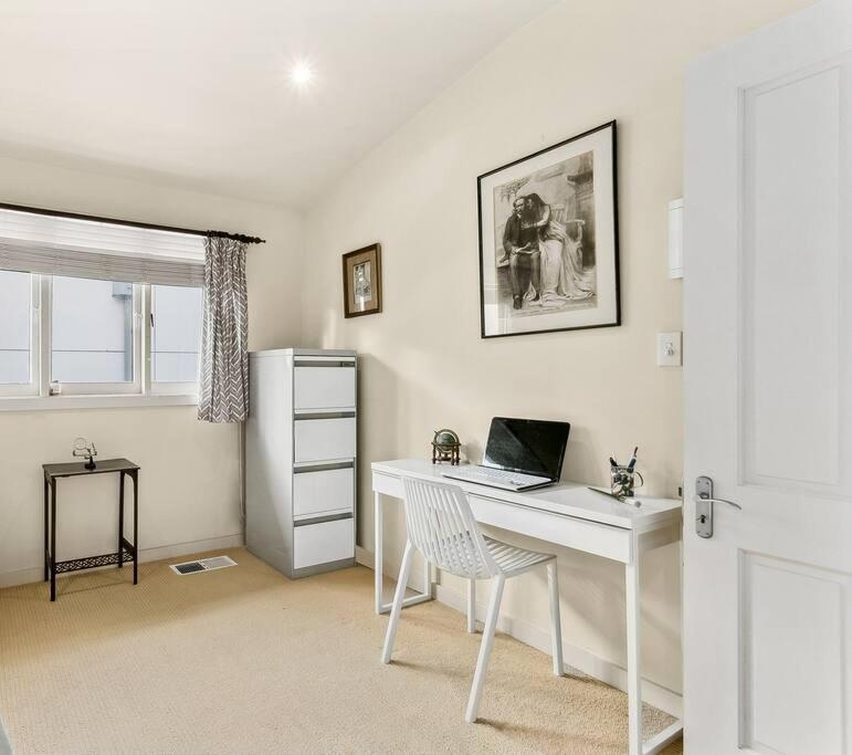 MUS14 - 2 Bedroom Apartment - Muston Street, Mosman photo 3