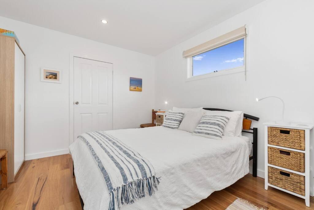 Quiet, luxurious Guest House - Couples Retreat photo 2