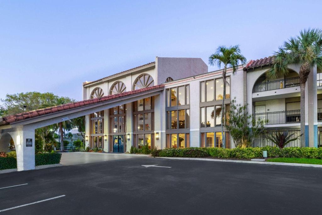 Wyndham Boca Raton Hotel image