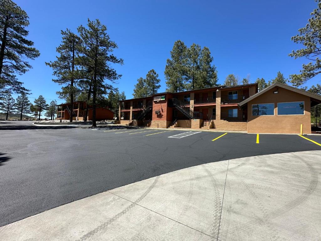 Motel In The Pines image