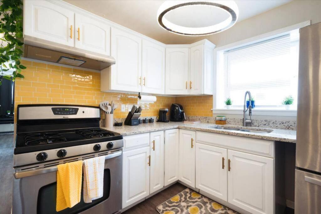 Cute Apartment 2 bedrooms - 12 Min from Downtown Chicagi image