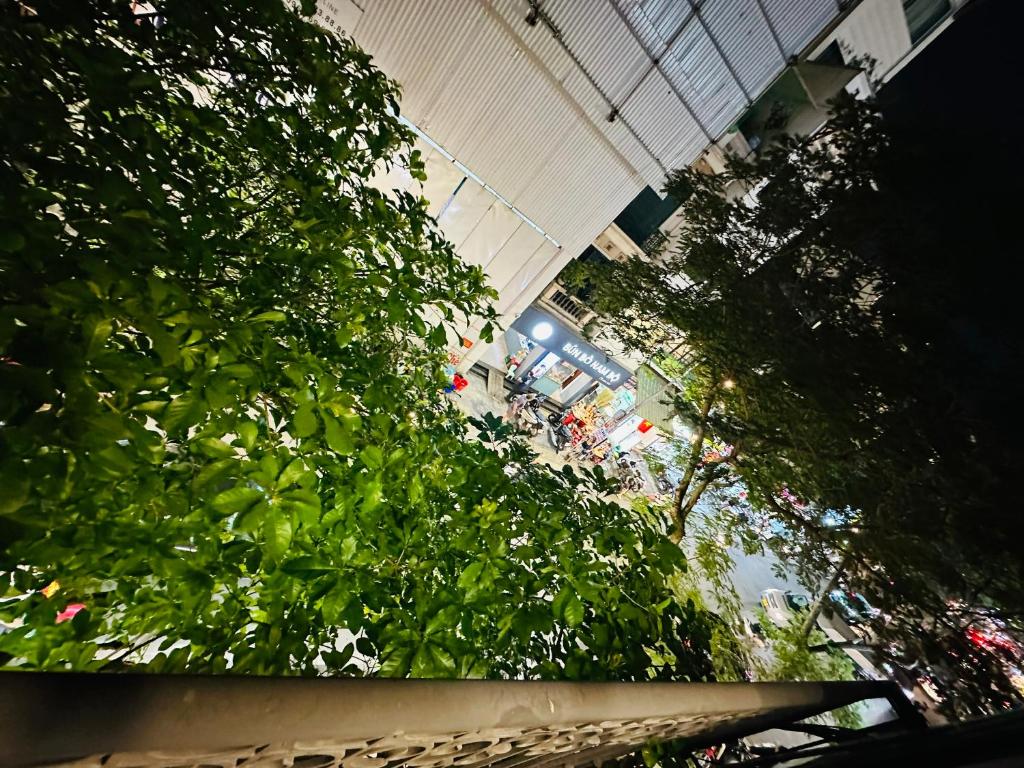 Sunny home - Ancient Street view - Hoan Kiem lake