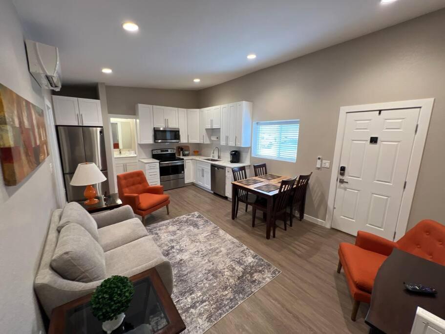 Stylish and cozy 2 bed image