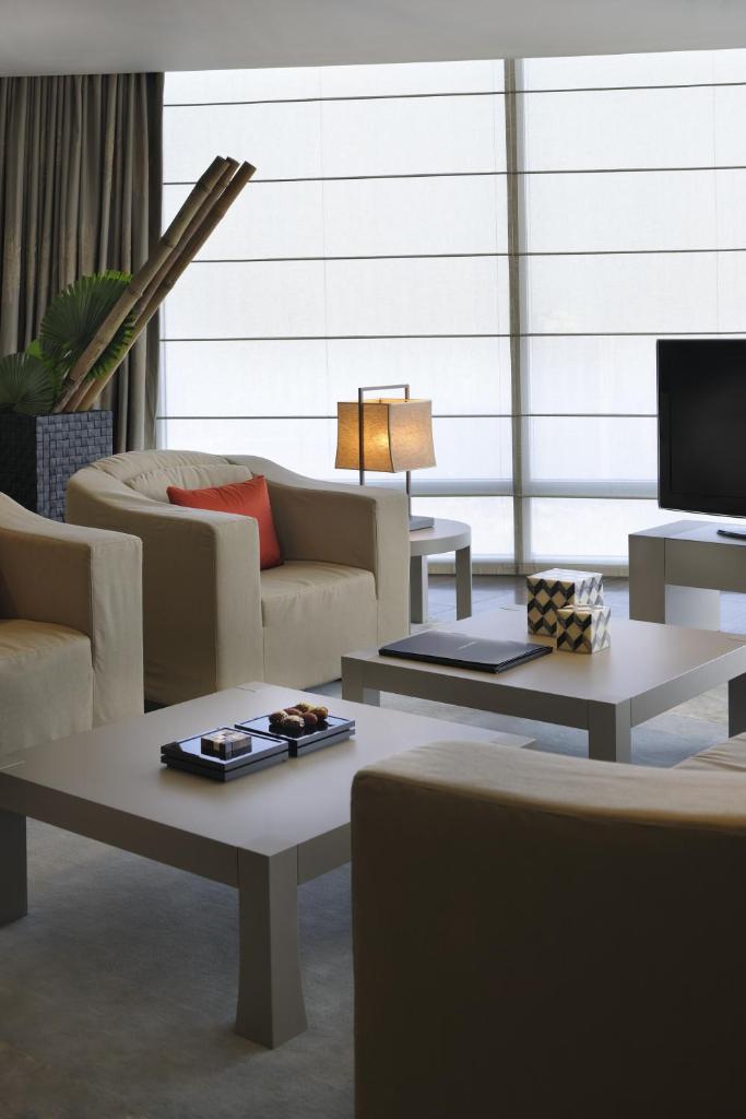 Двухместный (Фирменный люкс Armani), Отель Armani Hotel Dubai