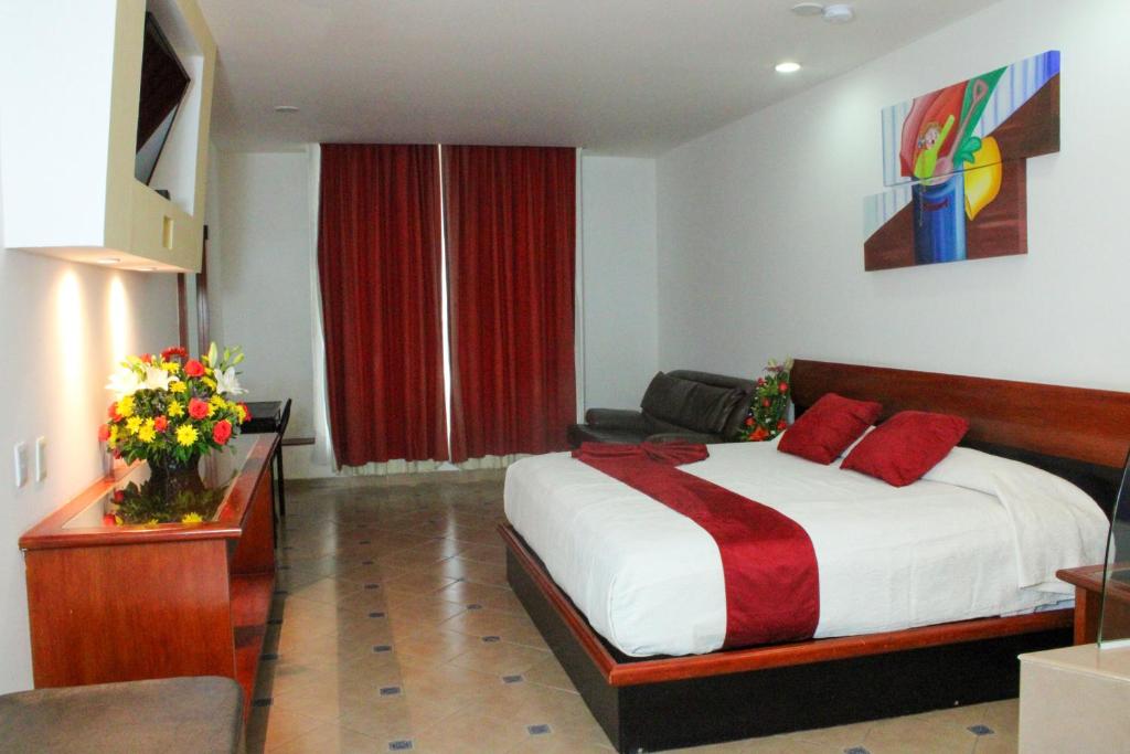 Hotel GS Cuernavaca - Tap to explore photos