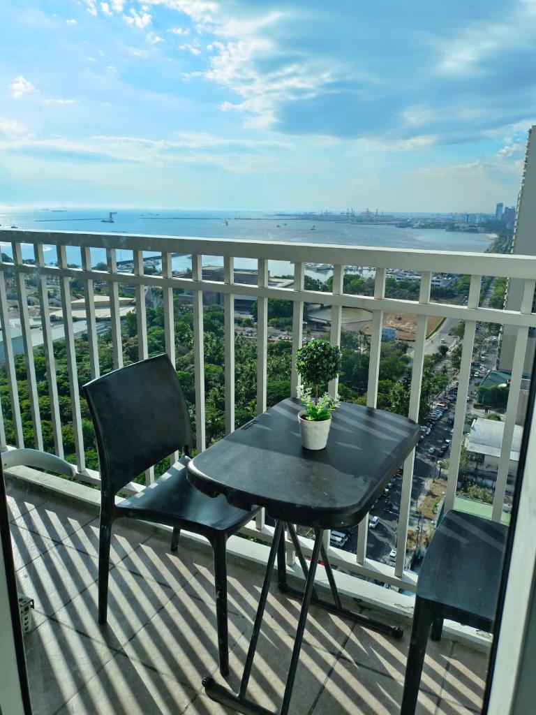 2 Bedroom Condo SMDC Breeze Residences