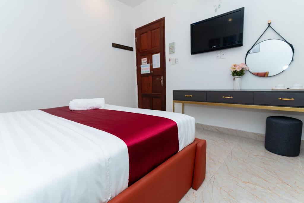 Hotel Eros - Phan Huy Ích