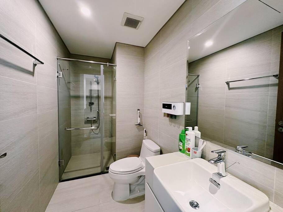 SERVICED APARTMENTS VINHOMES SKYLAKE