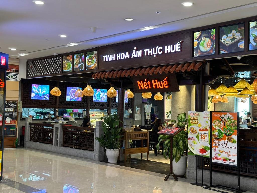 SERVICED APARTMENTS VINHOMES SKYLAKE