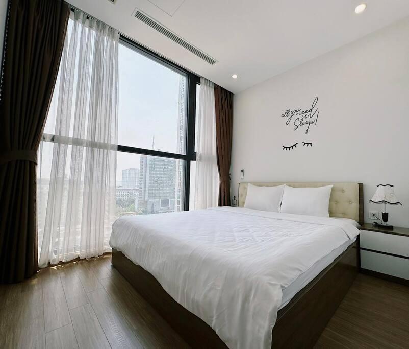 SERVICED APARTMENTS VINHOMES SKYLAKE