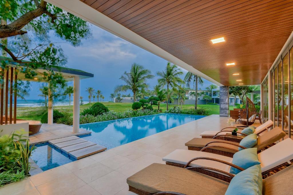 Ocean Villa Resort Private Beach Da Nang