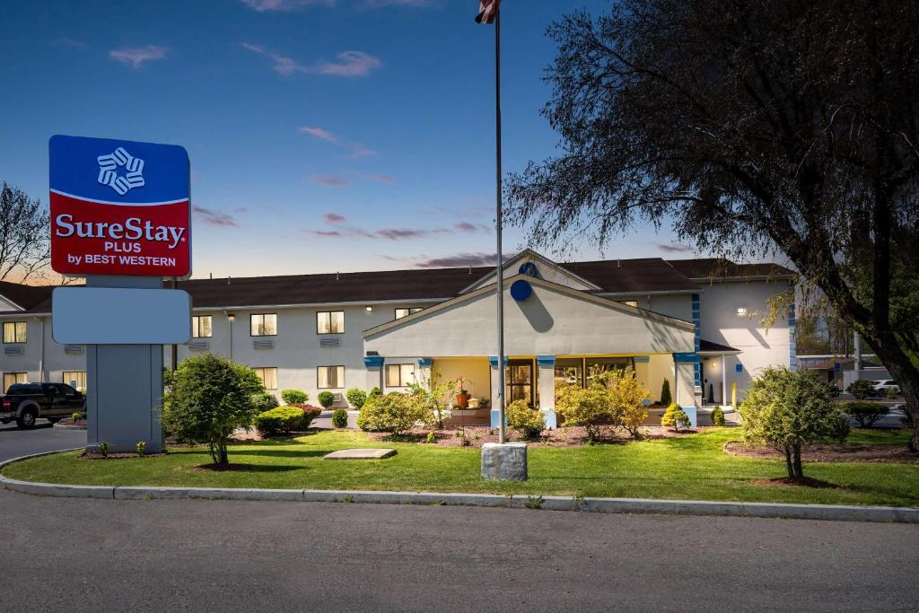 SureStay Plus by Best Western Reading North image