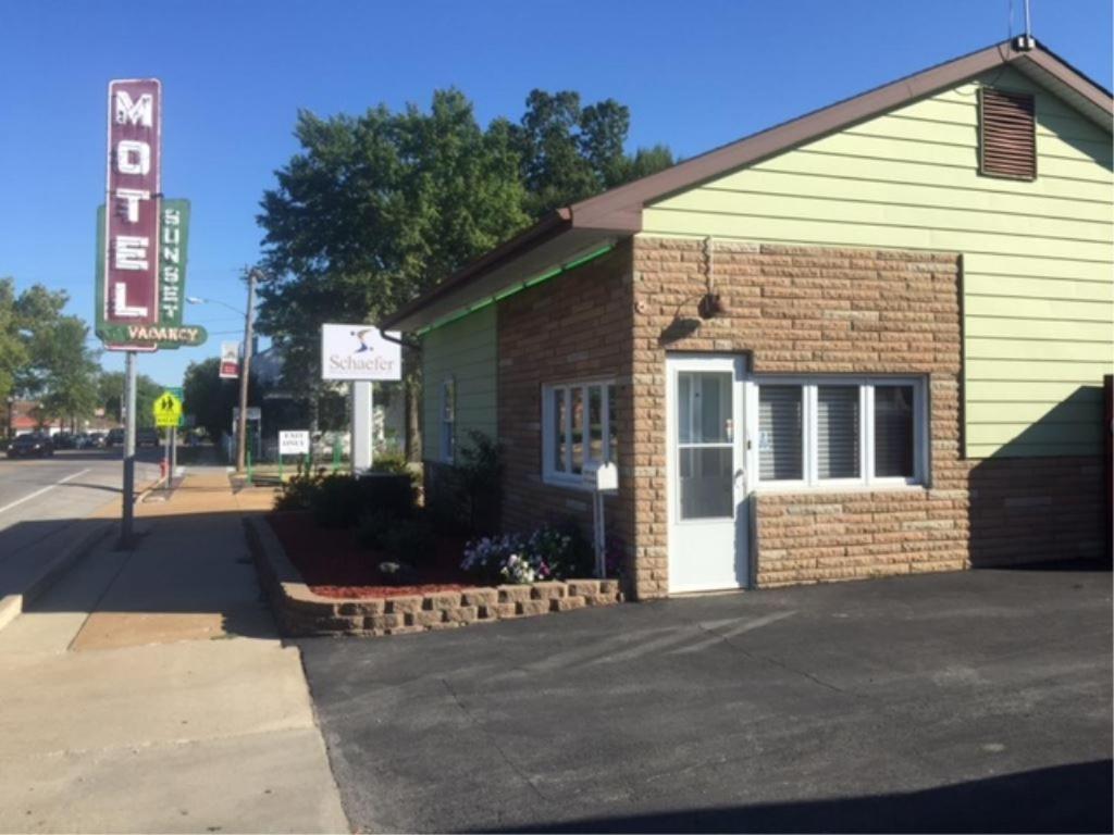 Sunset Motel image