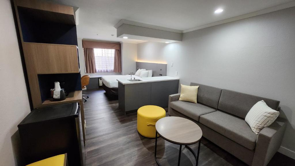Quality Inn & Suites image