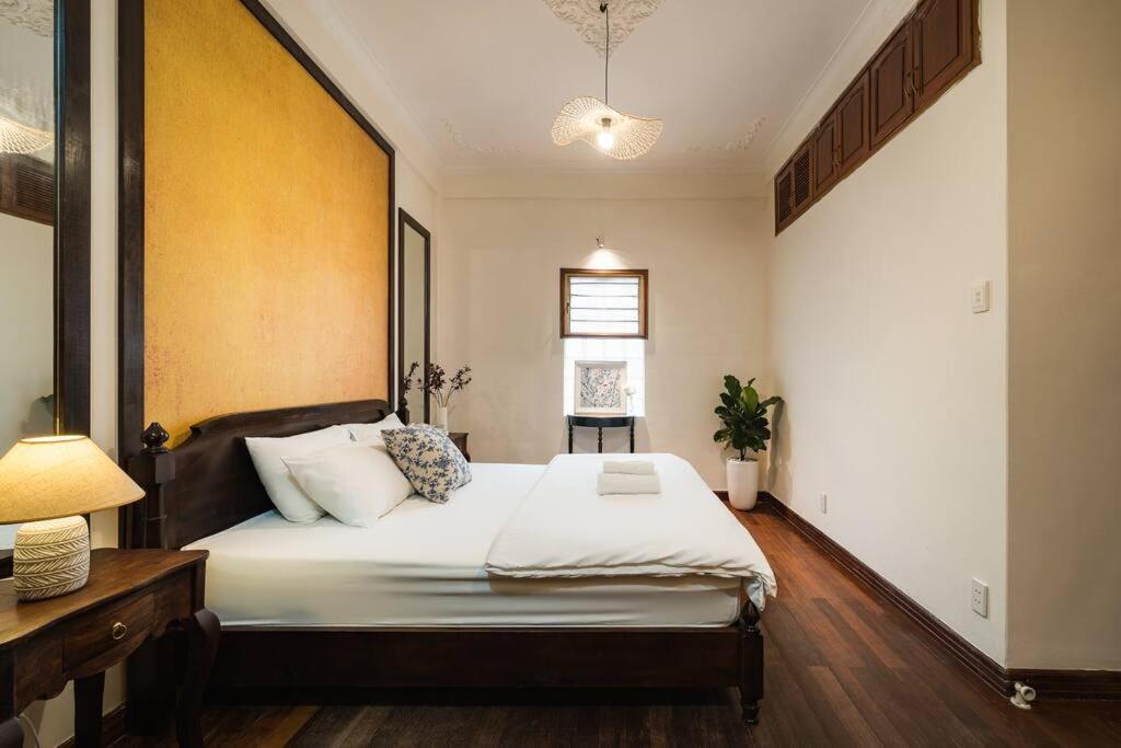 Indochine 4Bedrooms house Heart Old Quarter by SSens Homes