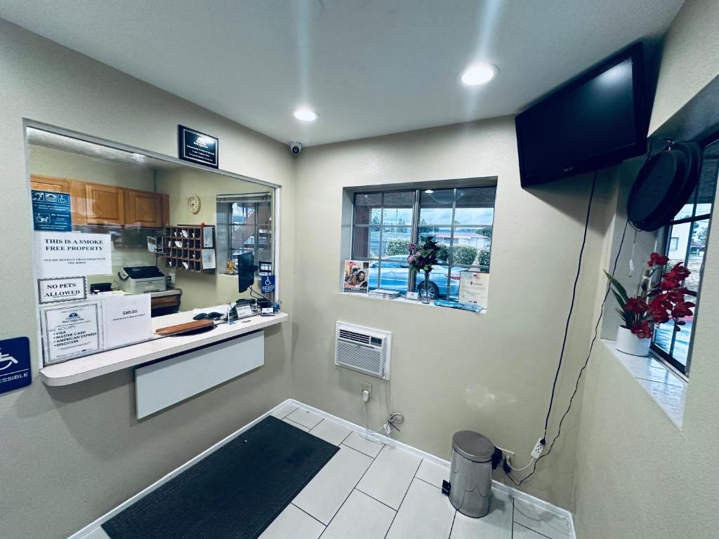 Americas Best Value Inn Calimesa image