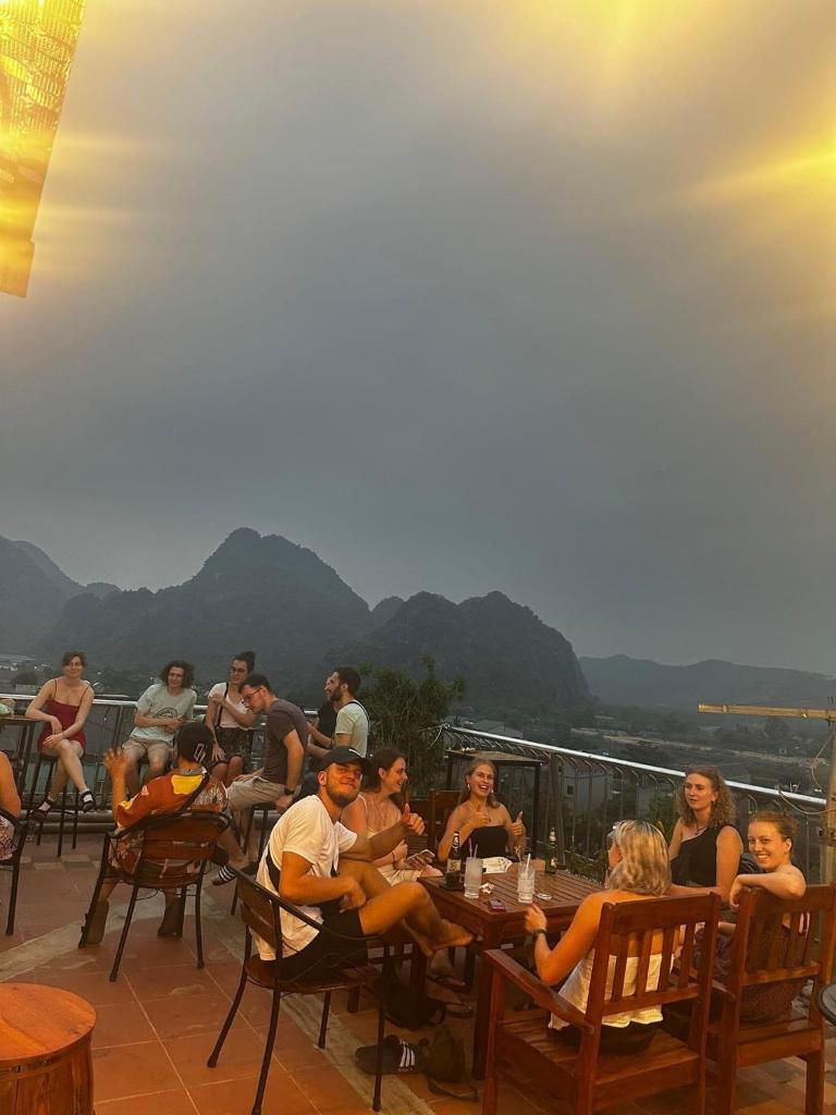 Phong Nha Jasmine Hostel & Roof Top Bar