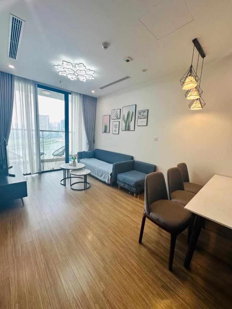 Lake view aparment Vinhomes Skylake