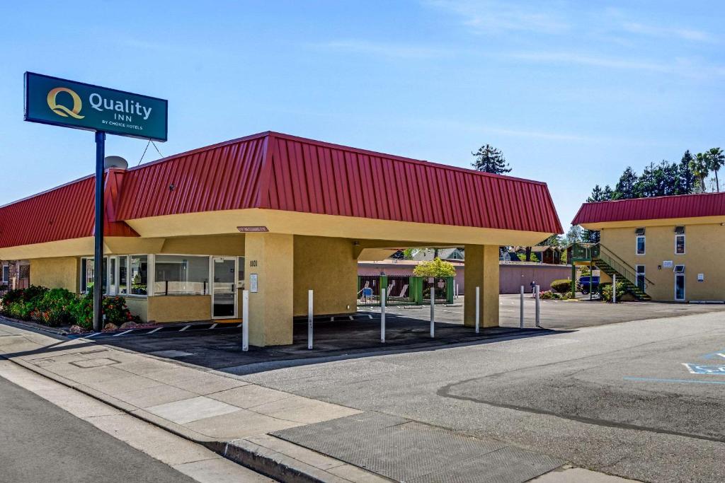 Quality Inn Santa Cruz image