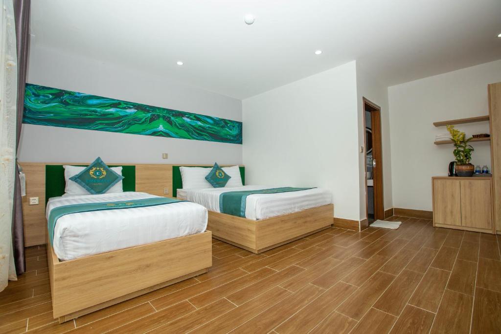 Khách sạn Emerald Cát Bà 2