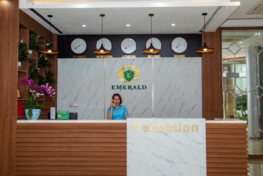 Khách sạn Emerald Cát Bà 2