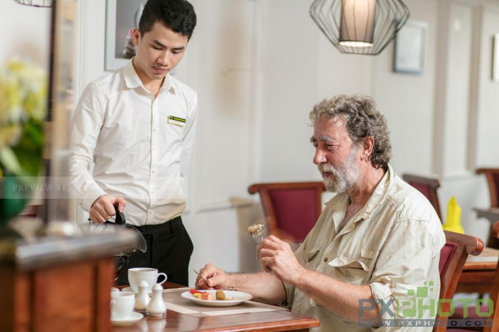 Vision Premier Hotel in Hanoi Central