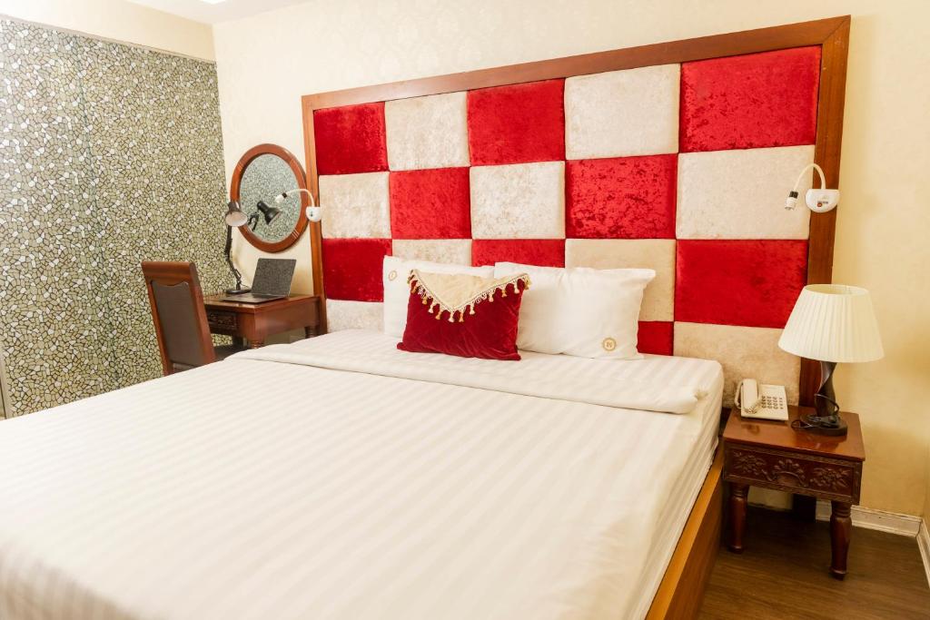 Lavender Old Quarter Hotel