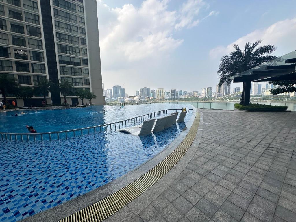 Lake view aparment Vinhomes Skylake