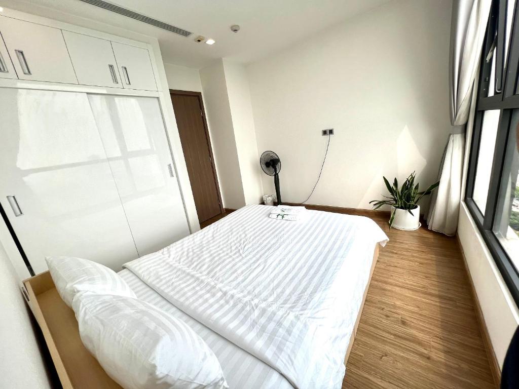 1 bedroom with twin bed in Vinhomes GreenBay Hanoi