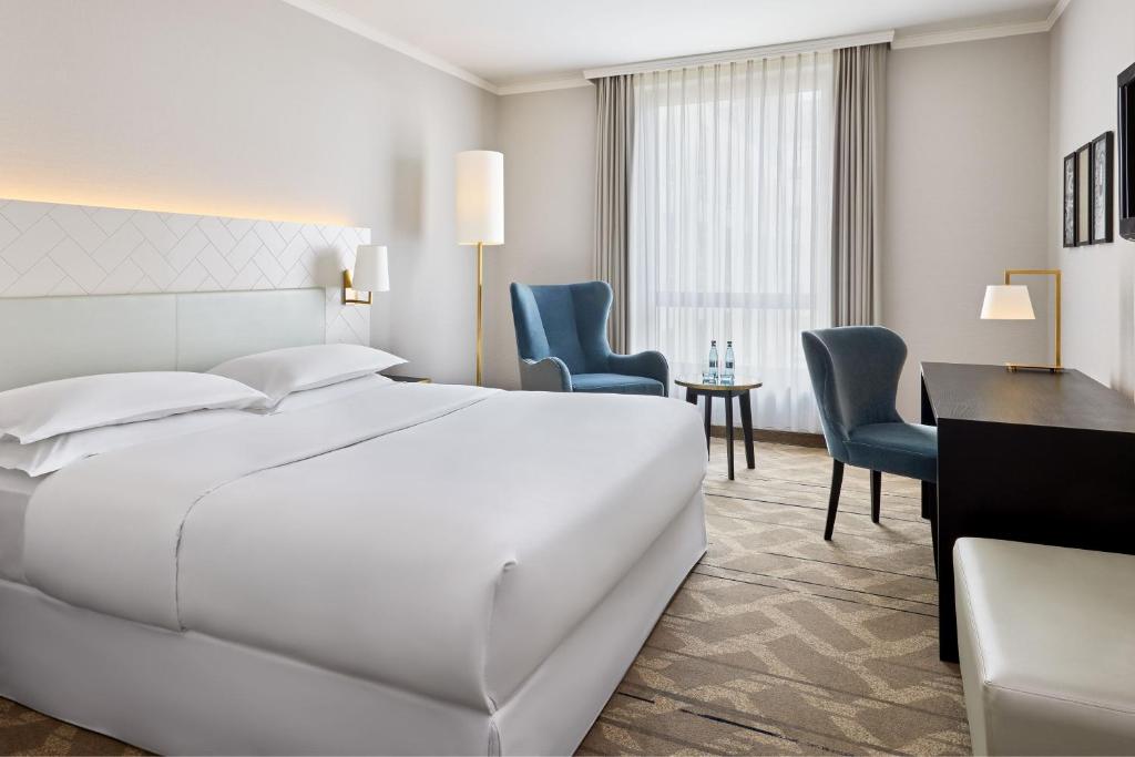 Sheraton Offenbach Hotel - Tap to explore photos