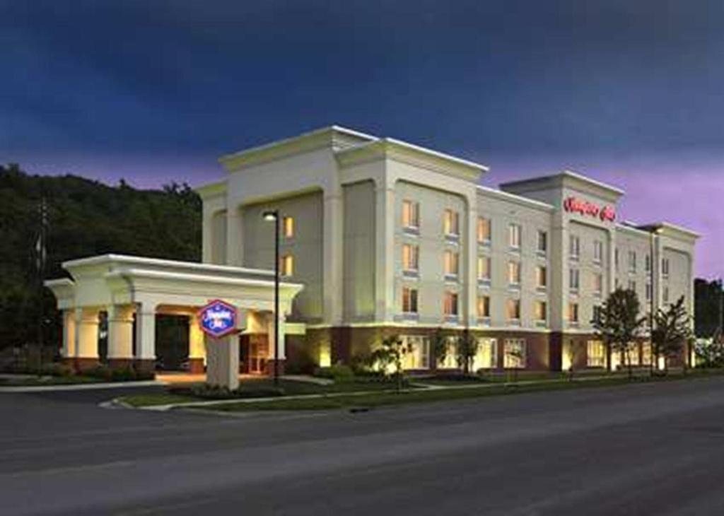 Hampton Inn Ithaca image
