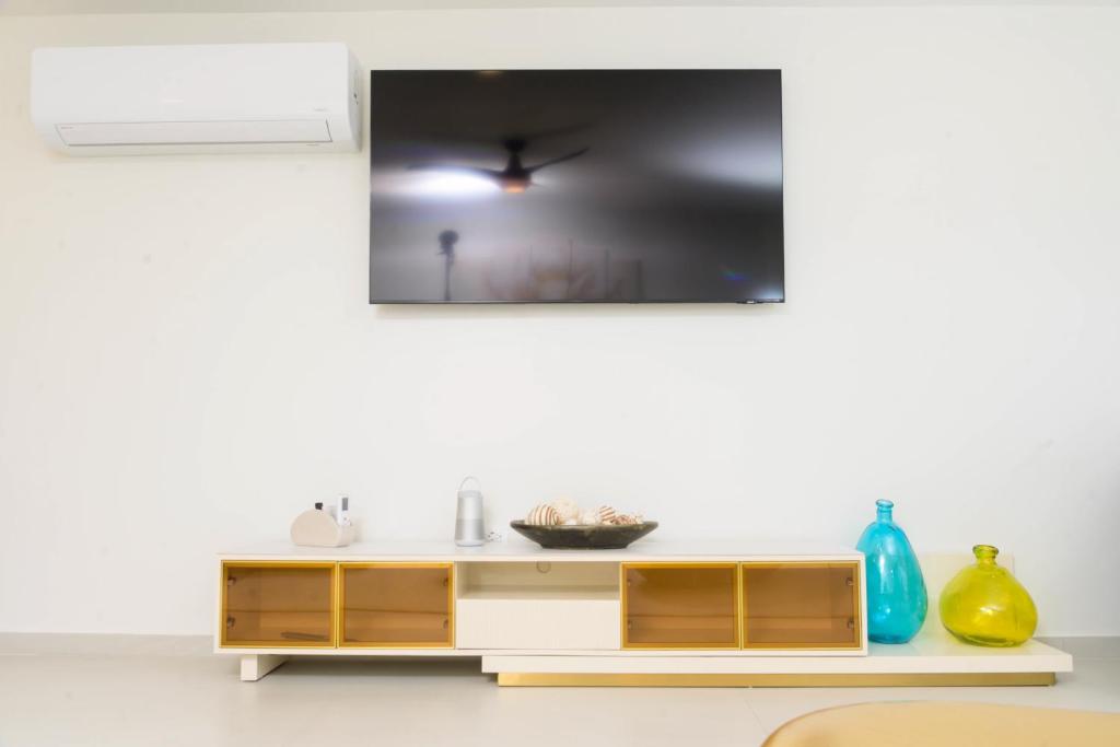 Stella Vista - Luxury Condo in Jolly Harbour photo 3