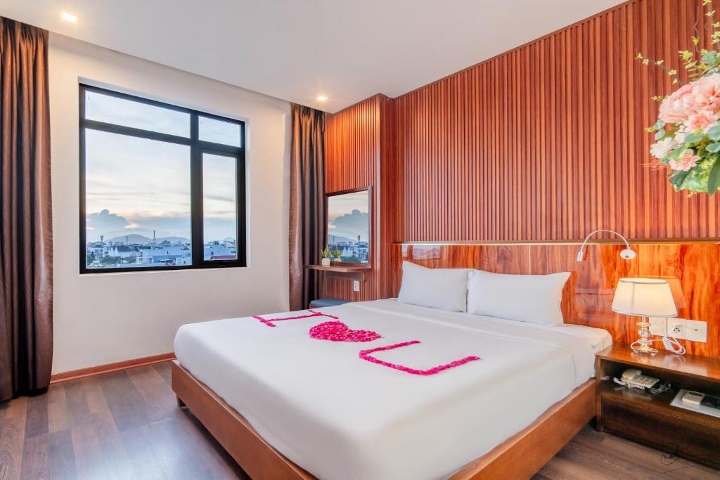 Khách sạn Giáp Biển - An Khuê Hotel & Apartment