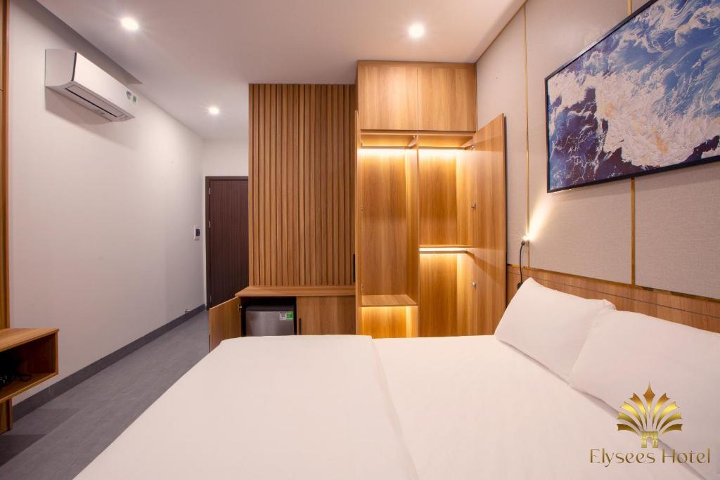 Elysees Hotel