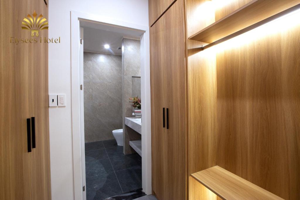 Elysees Hotel